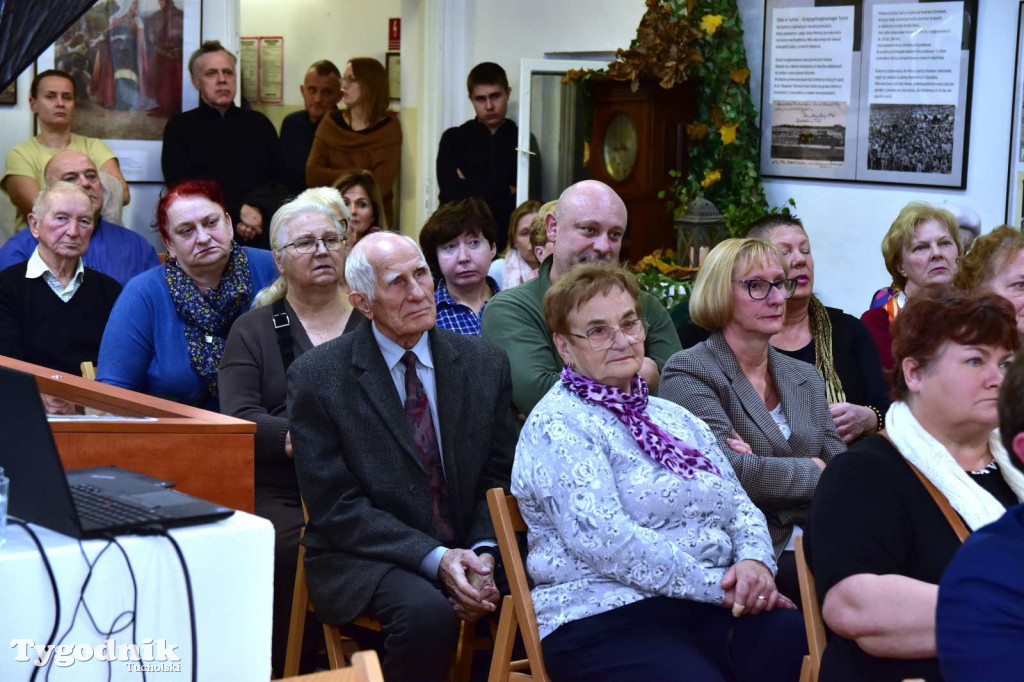 Otwarcie wystawy o obozie jenieckim w Tucholi