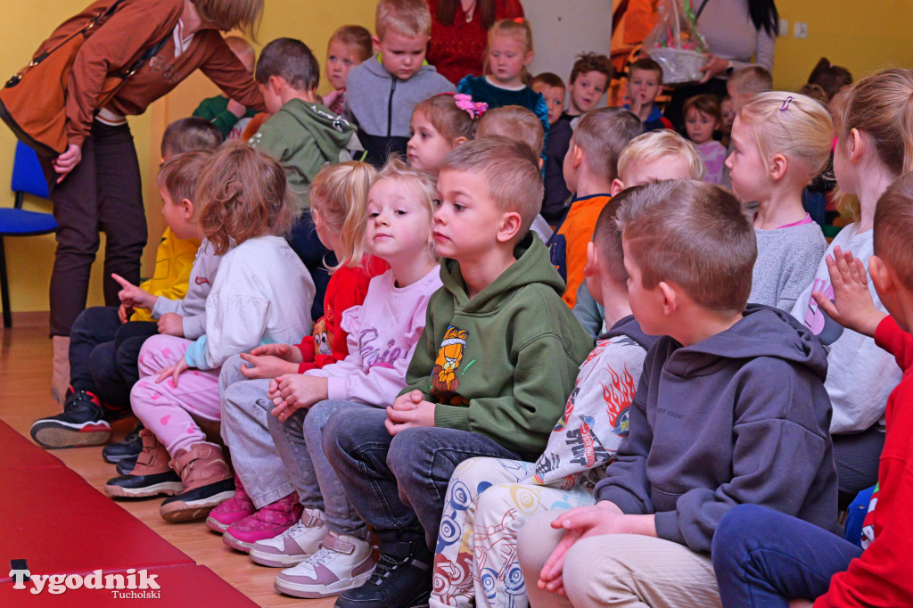 Mądre przedstawienie Przedszkola nr 1 w Tucholi. Tolerancja naszą siłą