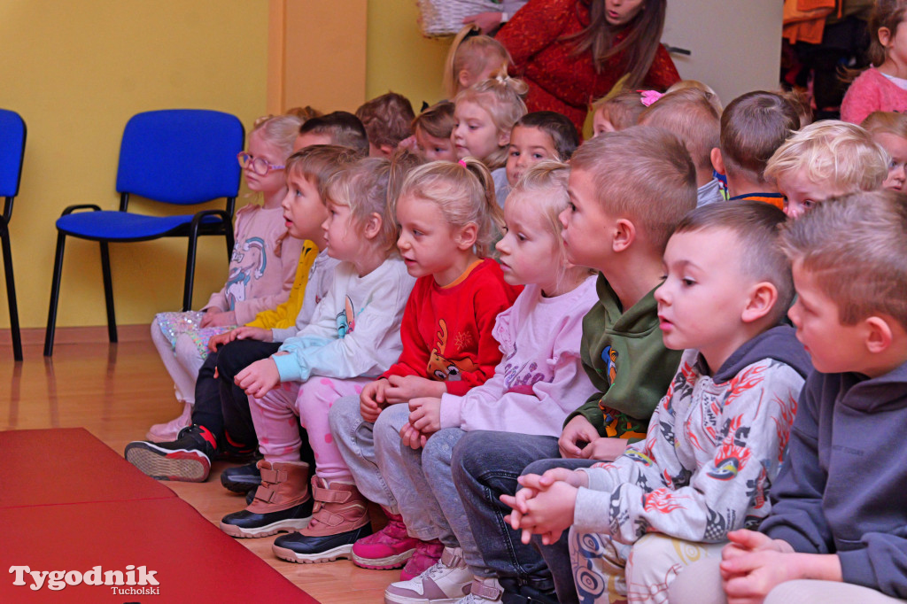 Mądre przedstawienie Przedszkola nr 1 w Tucholi. Tolerancja naszą siłą