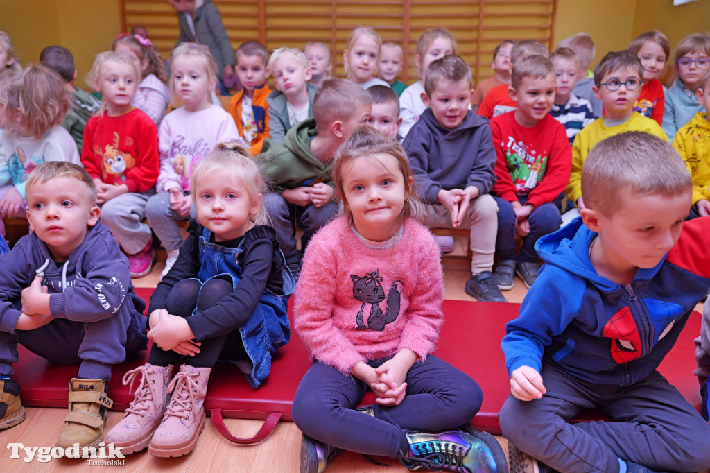 Mądre przedstawienie Przedszkola nr 1 w Tucholi. Tolerancja naszą siłą