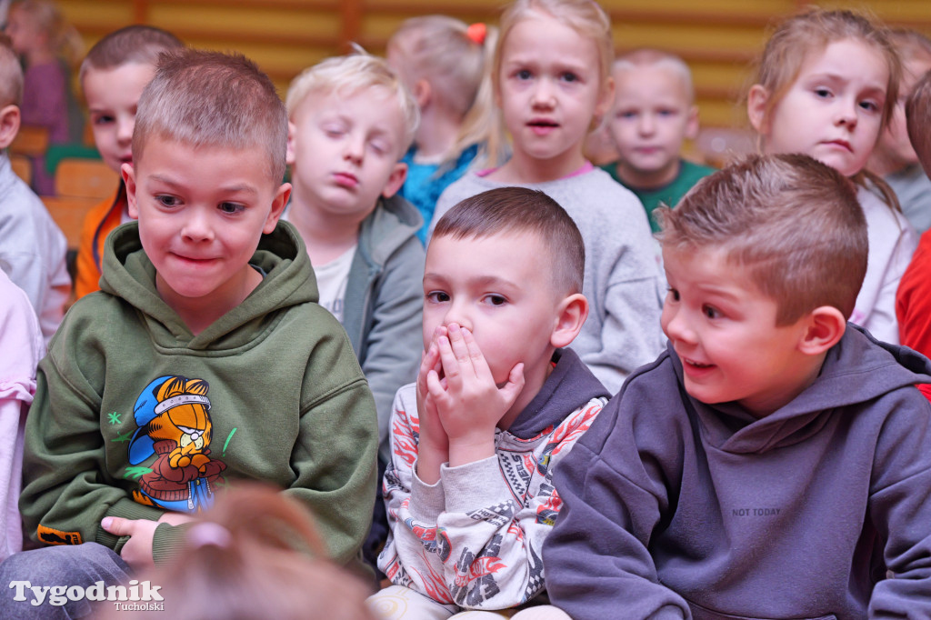 Mądre przedstawienie Przedszkola nr 1 w Tucholi. Tolerancja naszą siłą