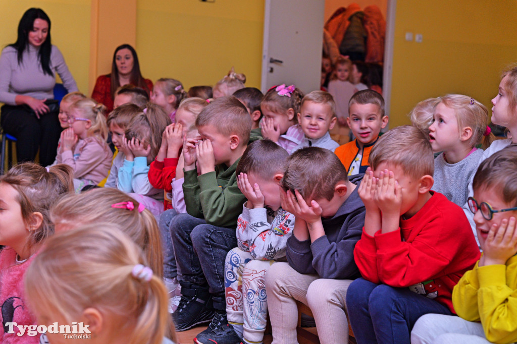 Mądre przedstawienie Przedszkola nr 1 w Tucholi. Tolerancja naszą siłą