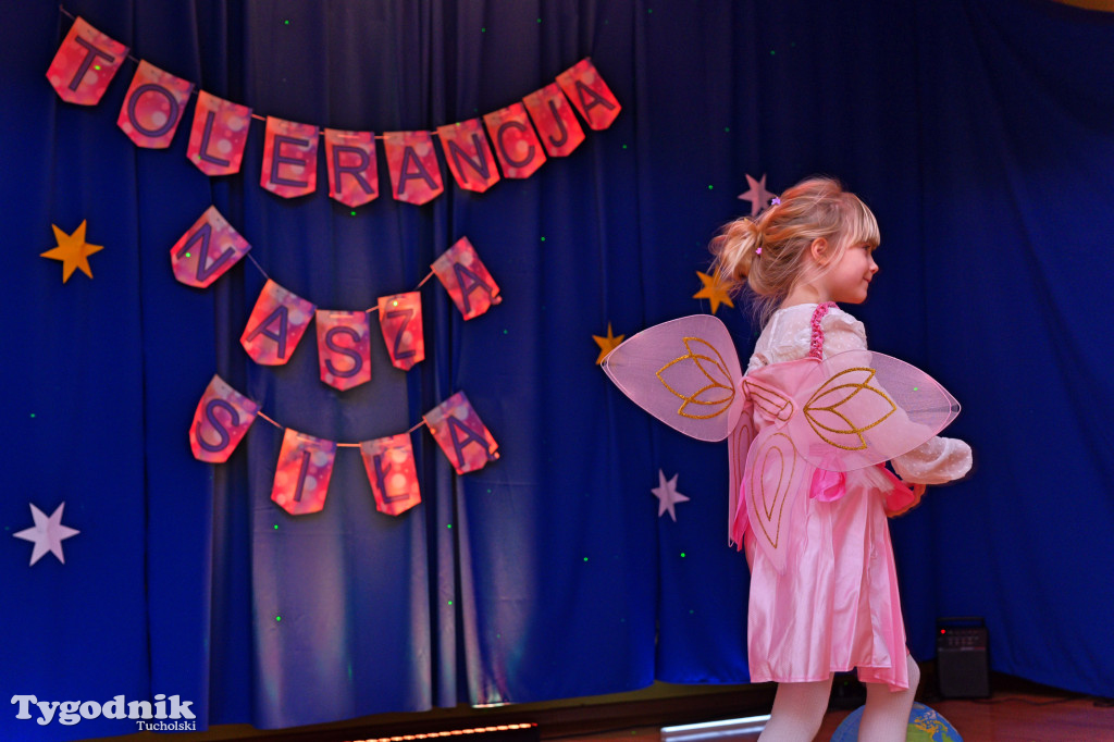 Mądre przedstawienie Przedszkola nr 1 w Tucholi. Tolerancja naszą siłą