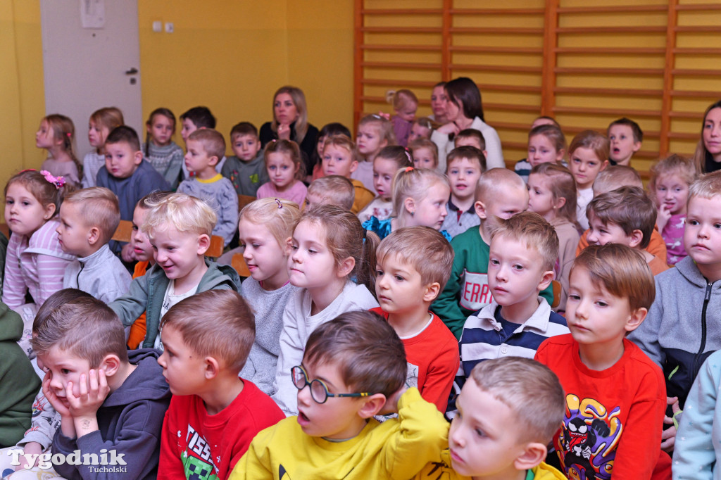 Mądre przedstawienie Przedszkola nr 1 w Tucholi. Tolerancja naszą siłą