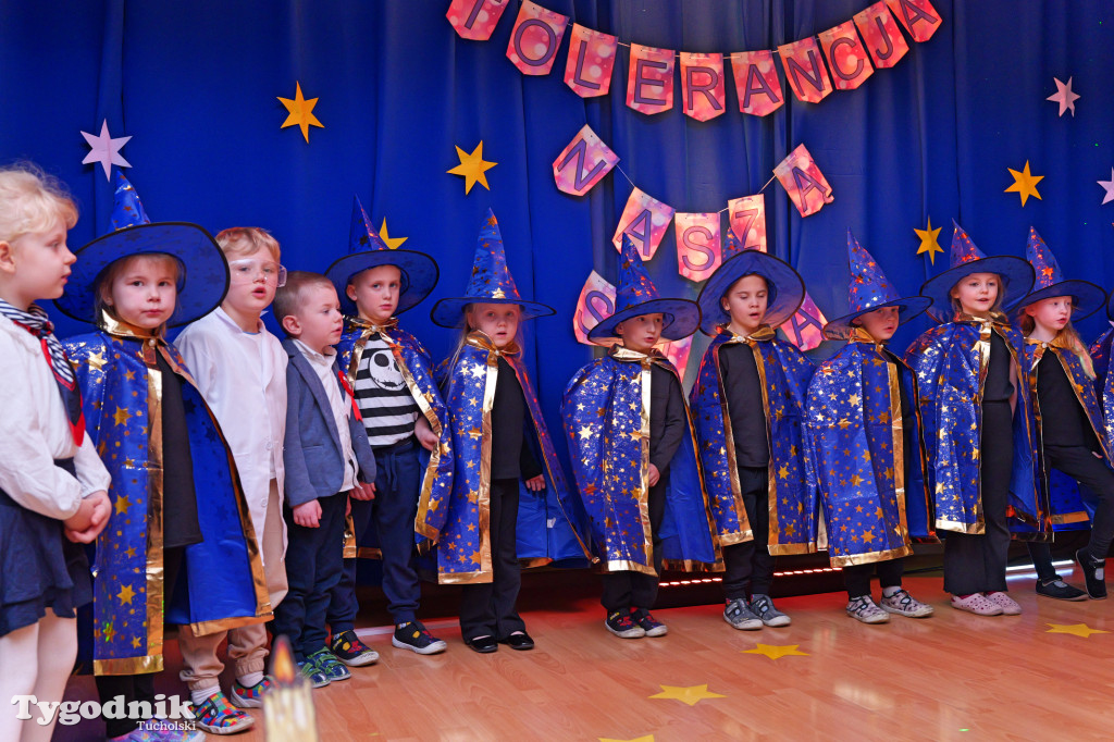 Mądre przedstawienie Przedszkola nr 1 w Tucholi. Tolerancja naszą siłą