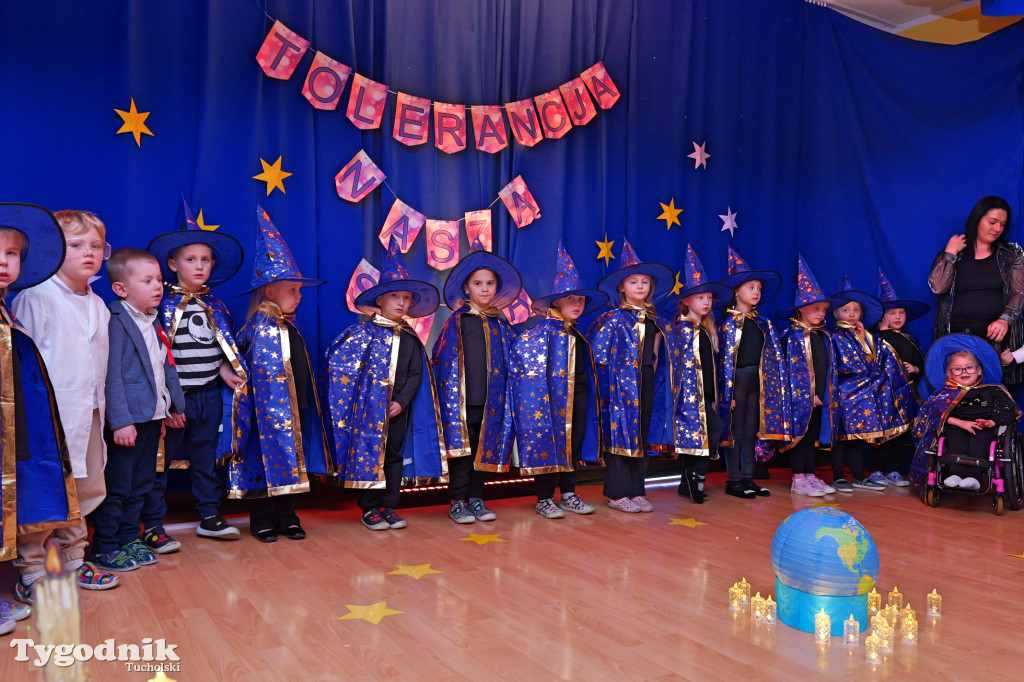 Mądre przedstawienie Przedszkola nr 1 w Tucholi. Tolerancja naszą siłą