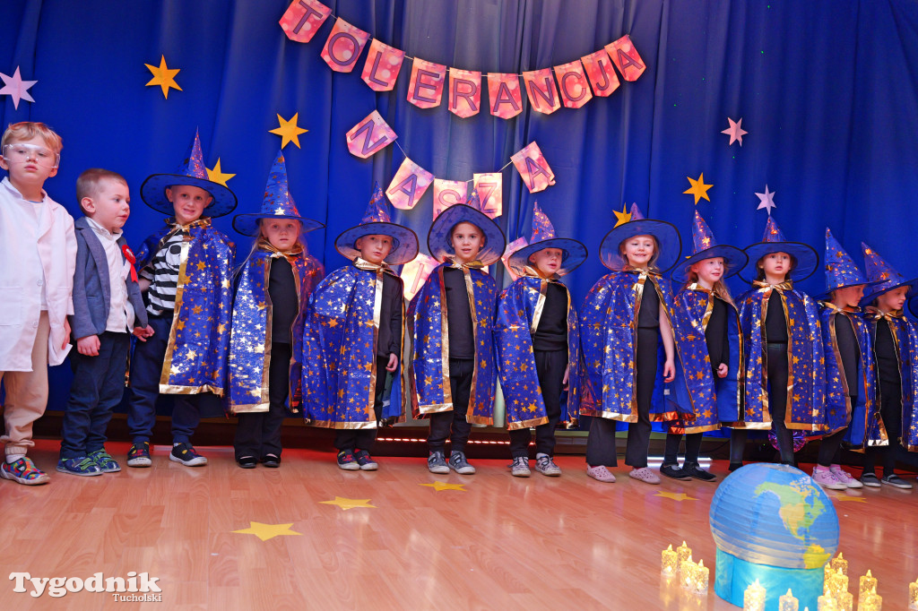 Mądre przedstawienie Przedszkola nr 1 w Tucholi. Tolerancja naszą siłą