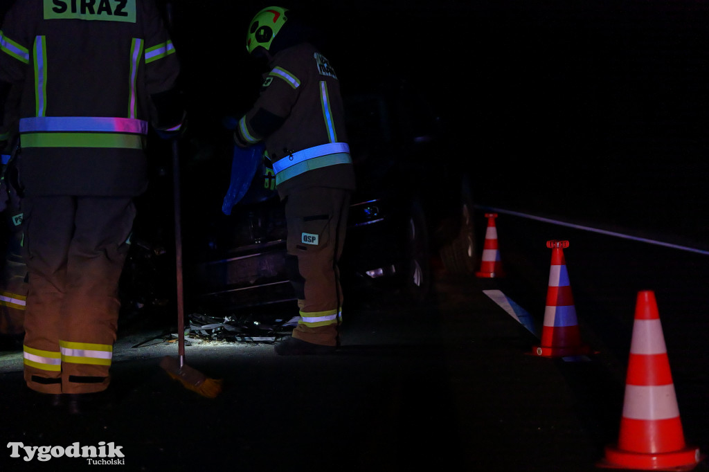 Samochód osobowy i harweters. Wypadek na trasie Tuchola-Tleń w Zalesiu