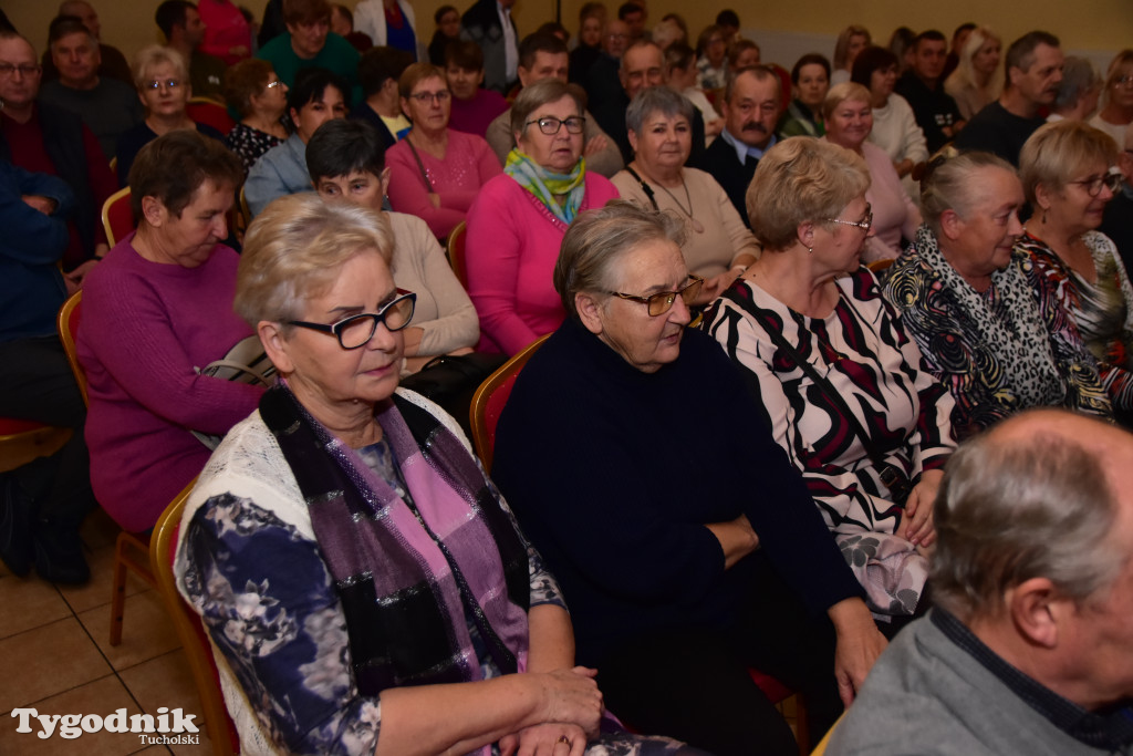 Popołudniowy spektakl w B-CKiP Gminy Lubiewo zgromadził tłumy 