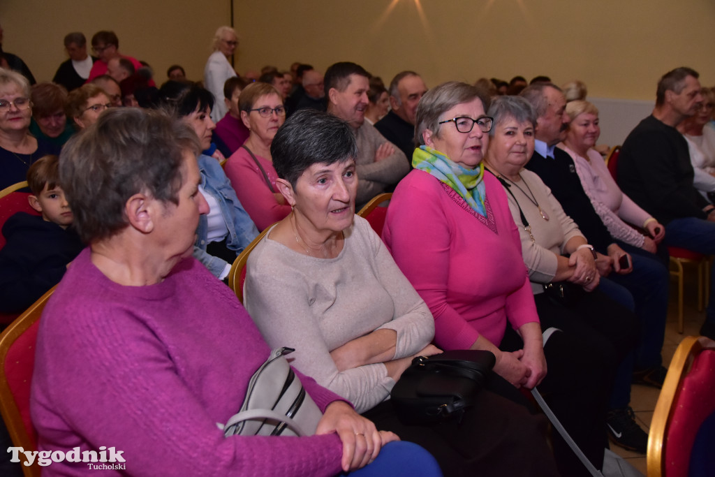 Popołudniowy spektakl w B-CKiP Gminy Lubiewo zgromadził tłumy 