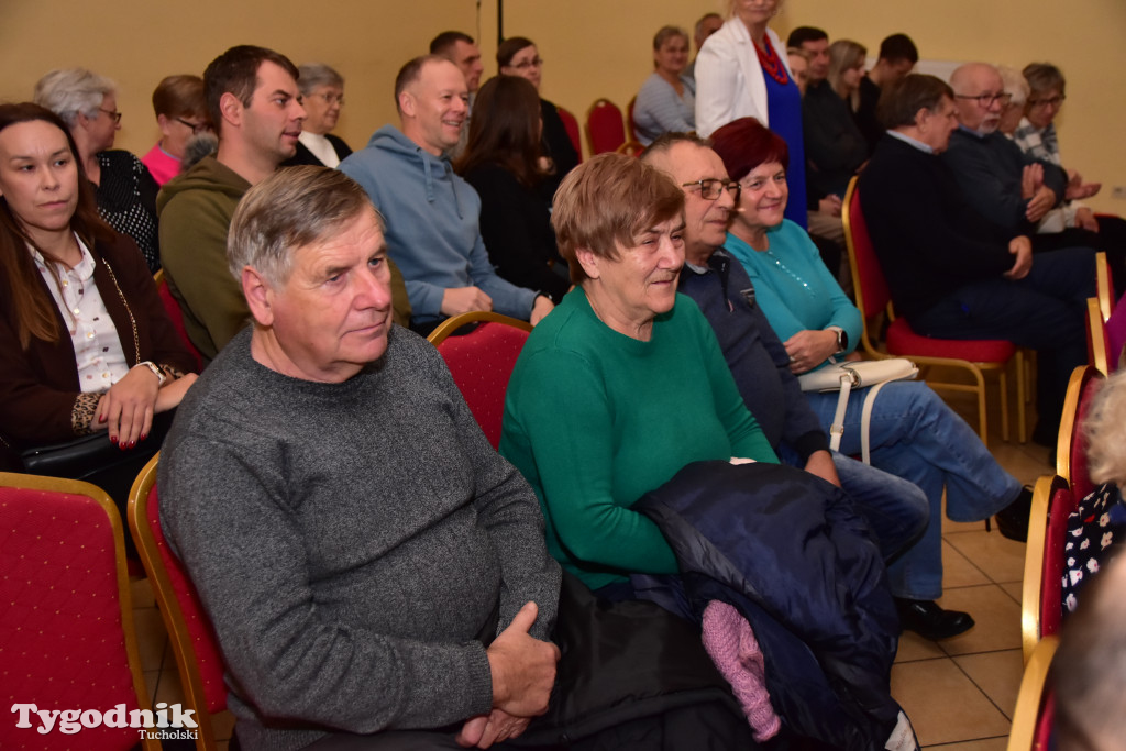 Popołudniowy spektakl w B-CKiP Gminy Lubiewo zgromadził tłumy 