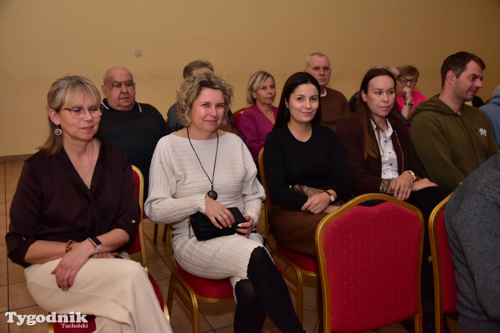 Popołudniowy spektakl w B-CKiP Gminy Lubiewo zgromadził tłumy 