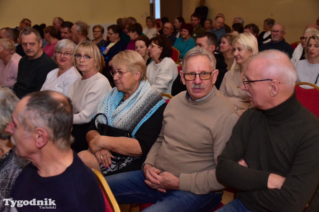 Popołudniowy spektakl w B-CKiP Gminy Lubiewo zgromadził tłumy 