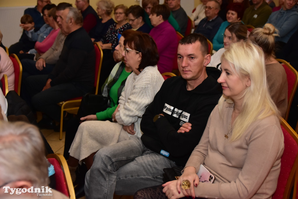 Popołudniowy spektakl w B-CKiP Gminy Lubiewo zgromadził tłumy 