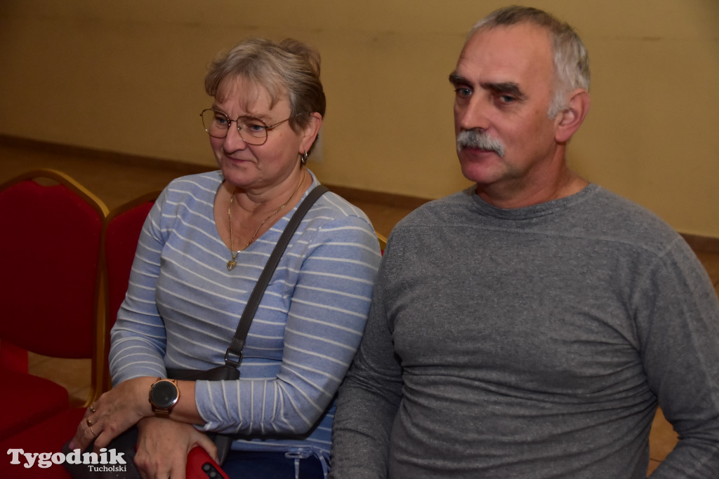 Popołudniowy spektakl w B-CKiP Gminy Lubiewo zgromadził tłumy 