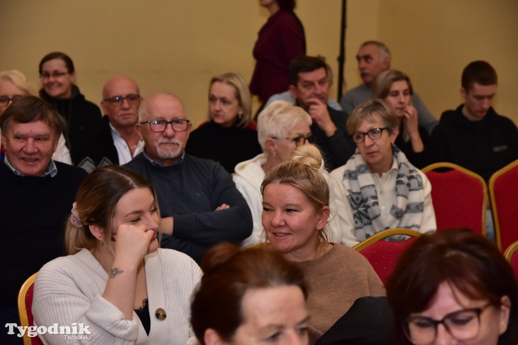 Popołudniowy spektakl w B-CKiP Gminy Lubiewo zgromadził tłumy 