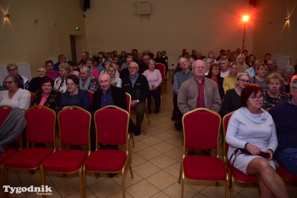 Popołudniowy spektakl w B-CKiP Gminy Lubiewo zgromadził tłumy 