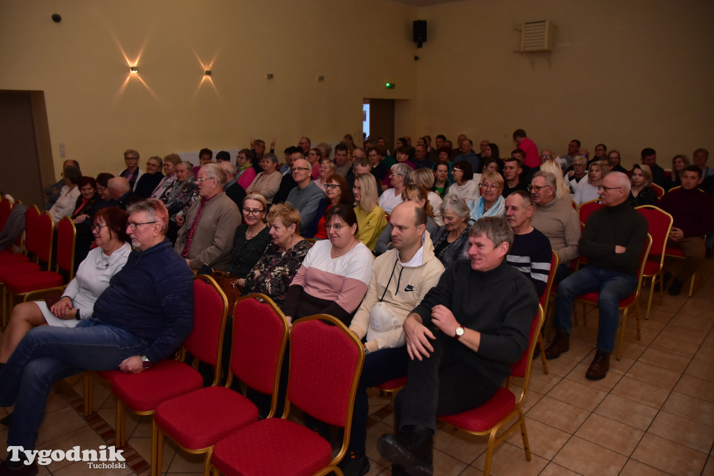 Popołudniowy spektakl w B-CKiP Gminy Lubiewo zgromadził tłumy 