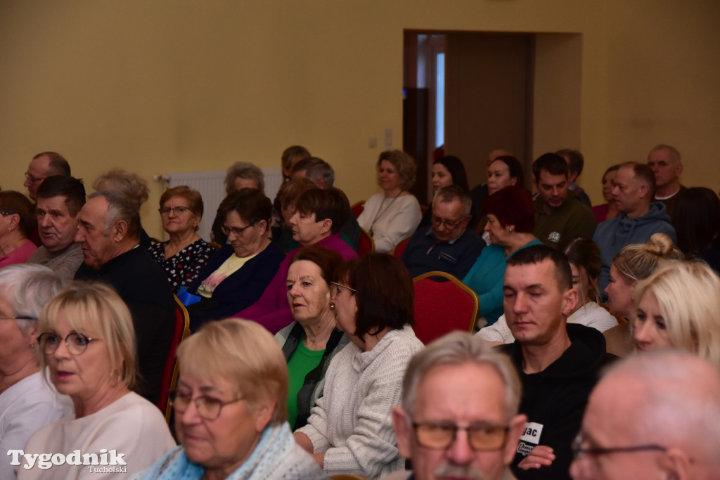 Popołudniowy spektakl w B-CKiP Gminy Lubiewo zgromadził tłumy 