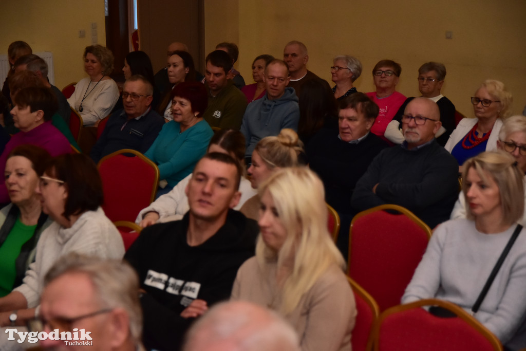 Popołudniowy spektakl w B-CKiP Gminy Lubiewo zgromadził tłumy 