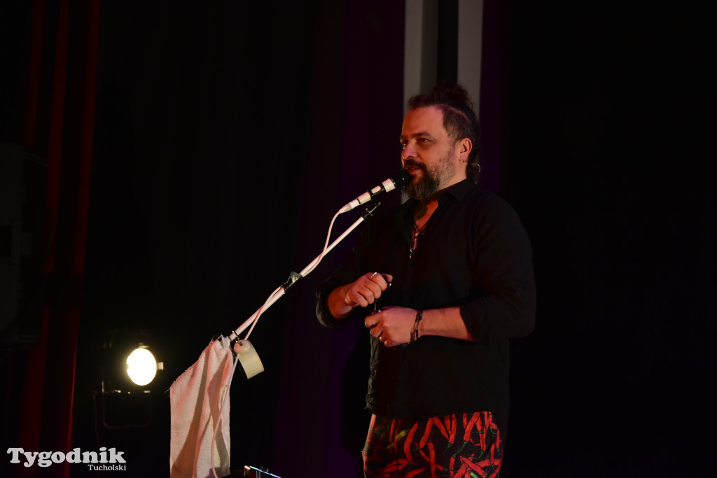 Popołudniowy spektakl w B-CKiP Gminy Lubiewo zgromadził tłumy 