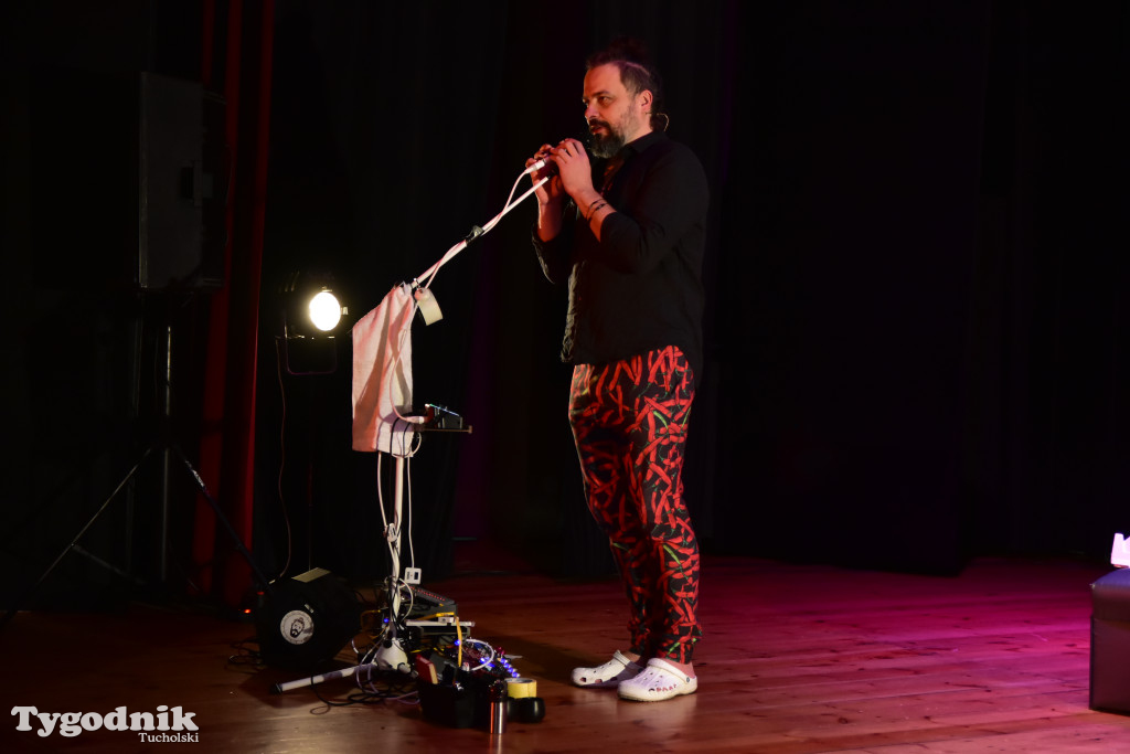 Popołudniowy spektakl w B-CKiP Gminy Lubiewo zgromadził tłumy 