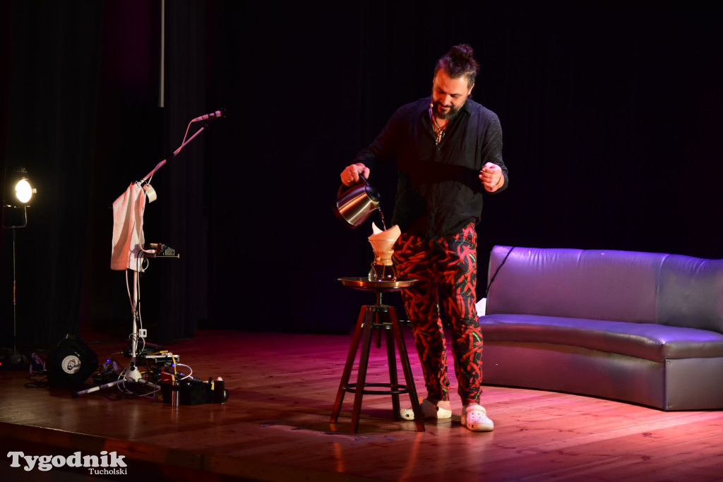 Popołudniowy spektakl w B-CKiP Gminy Lubiewo zgromadził tłumy 