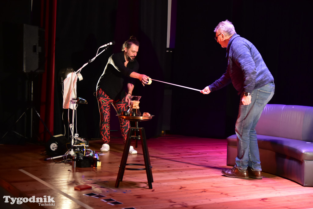 Popołudniowy spektakl w B-CKiP Gminy Lubiewo zgromadził tłumy 