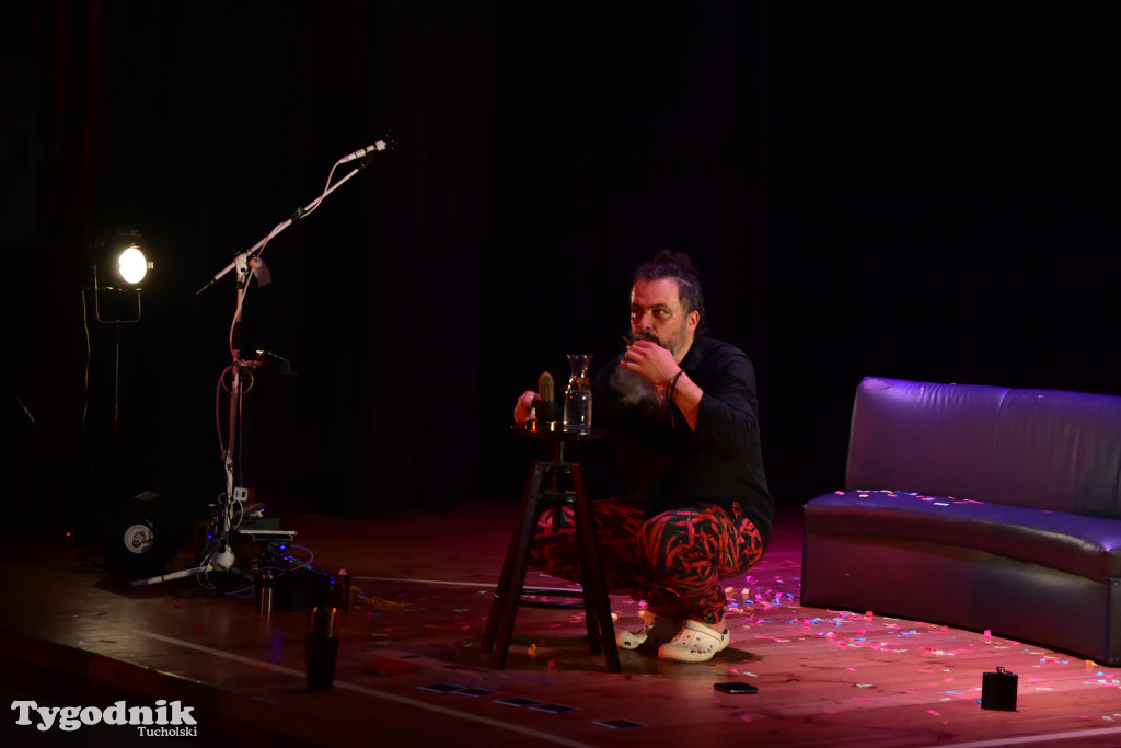 Popołudniowy spektakl w B-CKiP Gminy Lubiewo zgromadził tłumy 