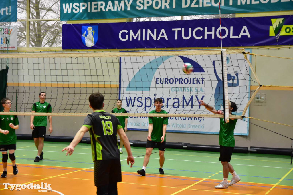 Tuchola: Mikołajkowy Turniej Piłki Siatkowej
