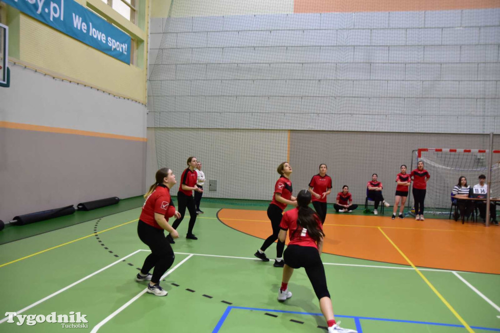 Tuchola: Mikołajkowy Turniej Piłki Siatkowej