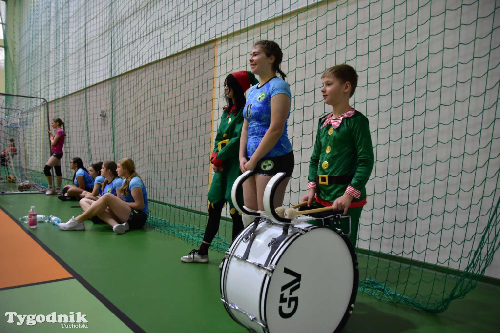 Tuchola: Mikołajkowy Turniej Piłki Siatkowej