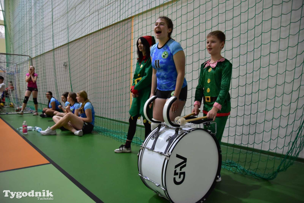 Tuchola: Mikołajkowy Turniej Piłki Siatkowej