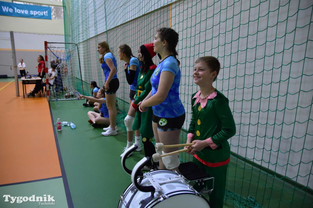 Tuchola: Mikołajkowy Turniej Piłki Siatkowej