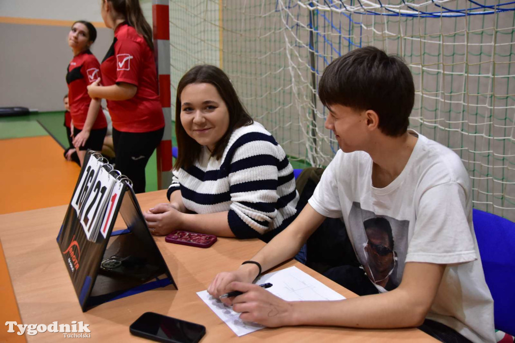 Tuchola: Mikołajkowy Turniej Piłki Siatkowej