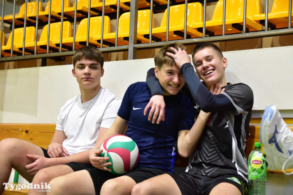 Tuchola: Mikołajkowy Turniej Piłki Siatkowej