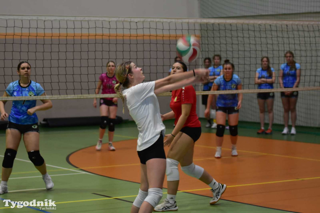 Tuchola: Mikołajkowy Turniej Piłki Siatkowej