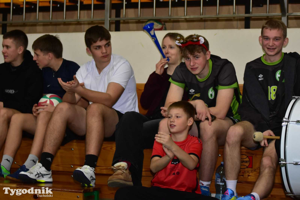 Tuchola: Mikołajkowy Turniej Piłki Siatkowej
