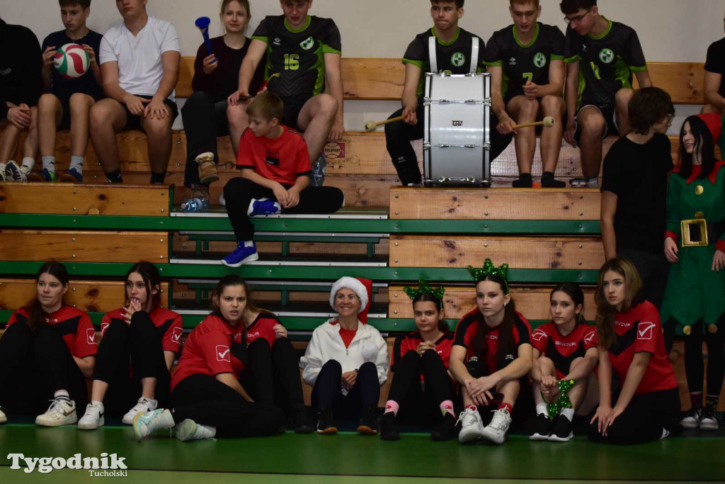 Tuchola: Mikołajkowy Turniej Piłki Siatkowej