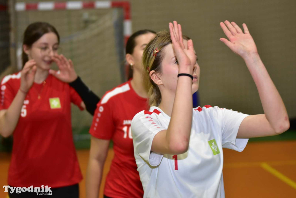Tuchola: Mikołajkowy Turniej Piłki Siatkowej