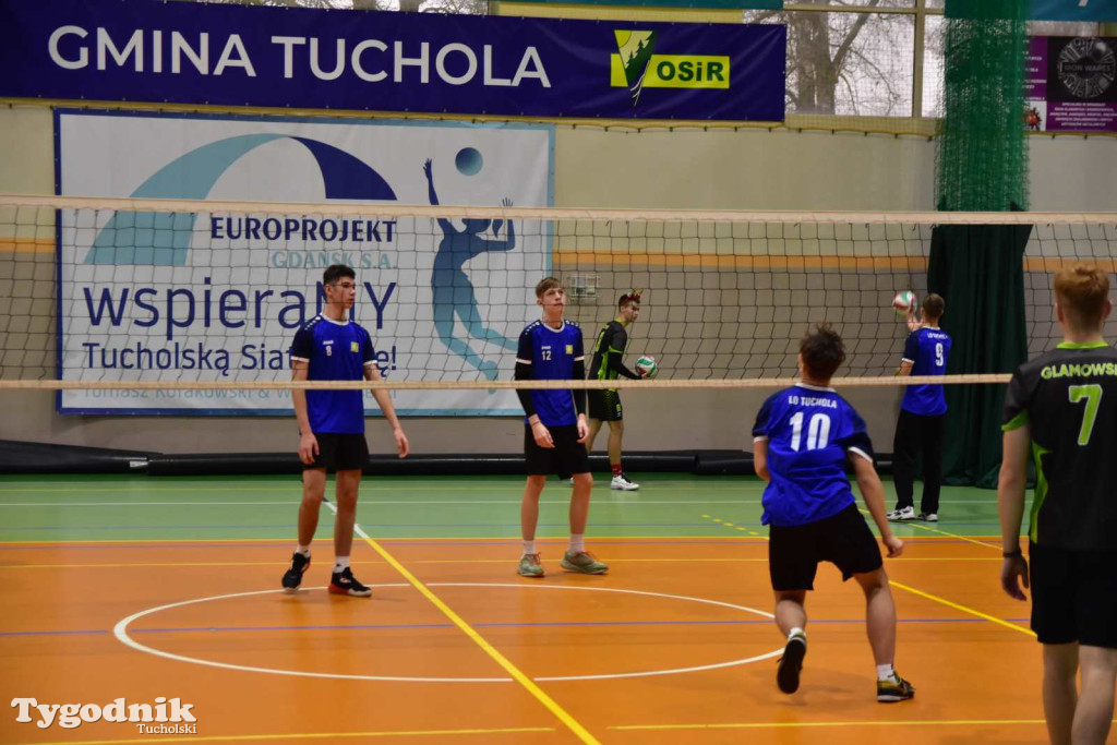 Tuchola: Mikołajkowy Turniej Piłki Siatkowej
