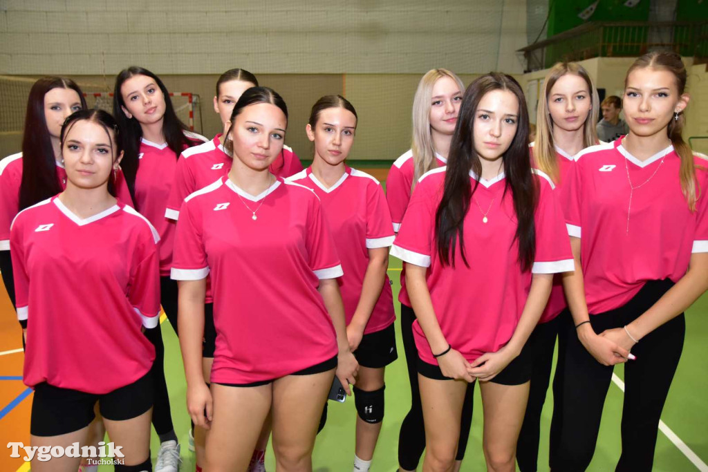 Tuchola: Mikołajkowy Turniej Piłki Siatkowej