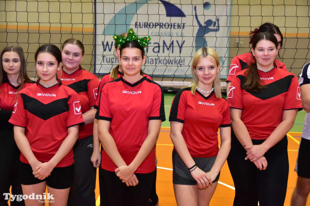 Tuchola: Mikołajkowy Turniej Piłki Siatkowej
