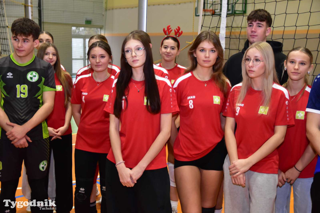Tuchola: Mikołajkowy Turniej Piłki Siatkowej