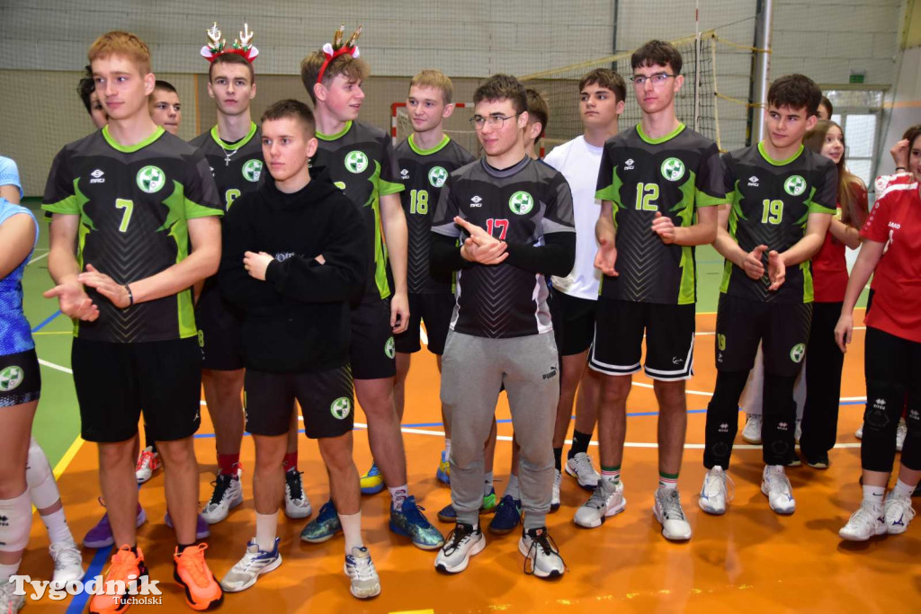 Tuchola: Mikołajkowy Turniej Piłki Siatkowej