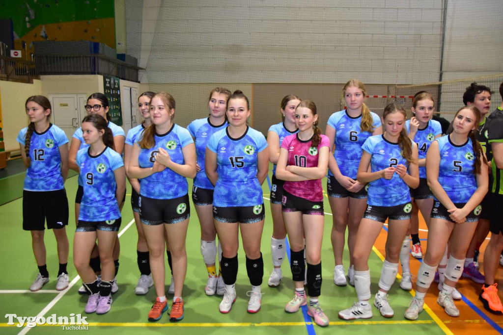 Tuchola: Mikołajkowy Turniej Piłki Siatkowej