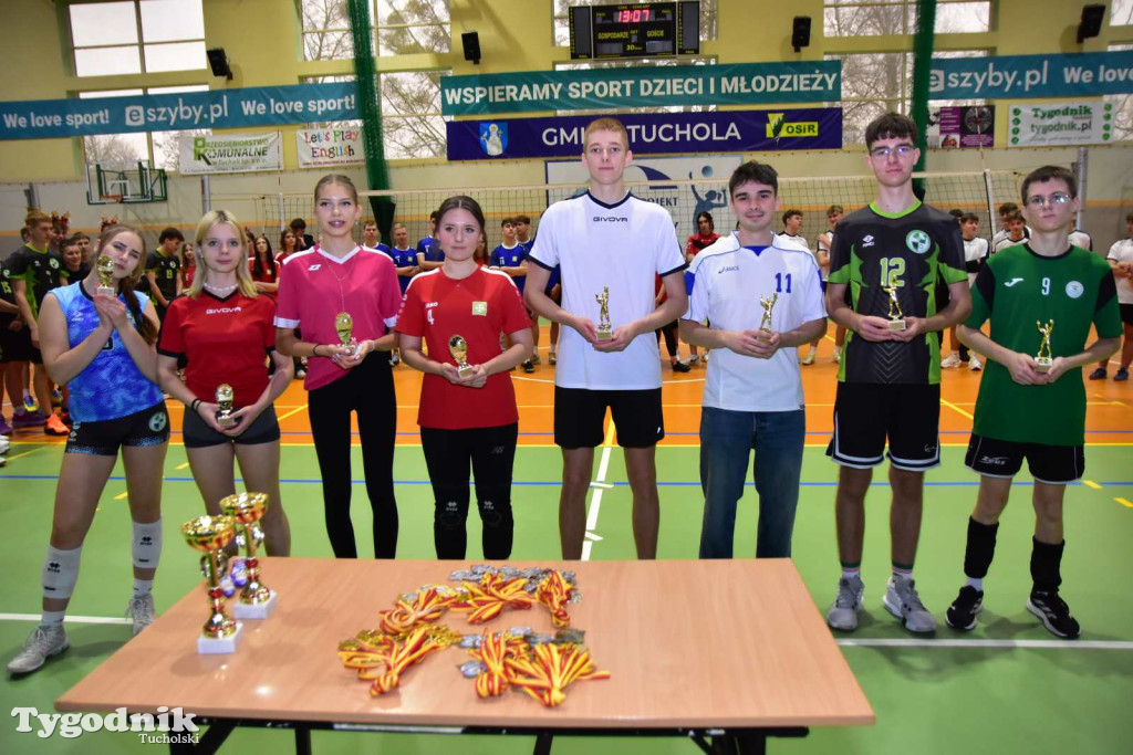 Tuchola: Mikołajkowy Turniej Piłki Siatkowej