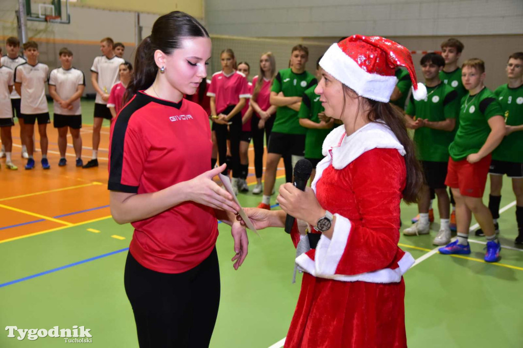 Tuchola: Mikołajkowy Turniej Piłki Siatkowej