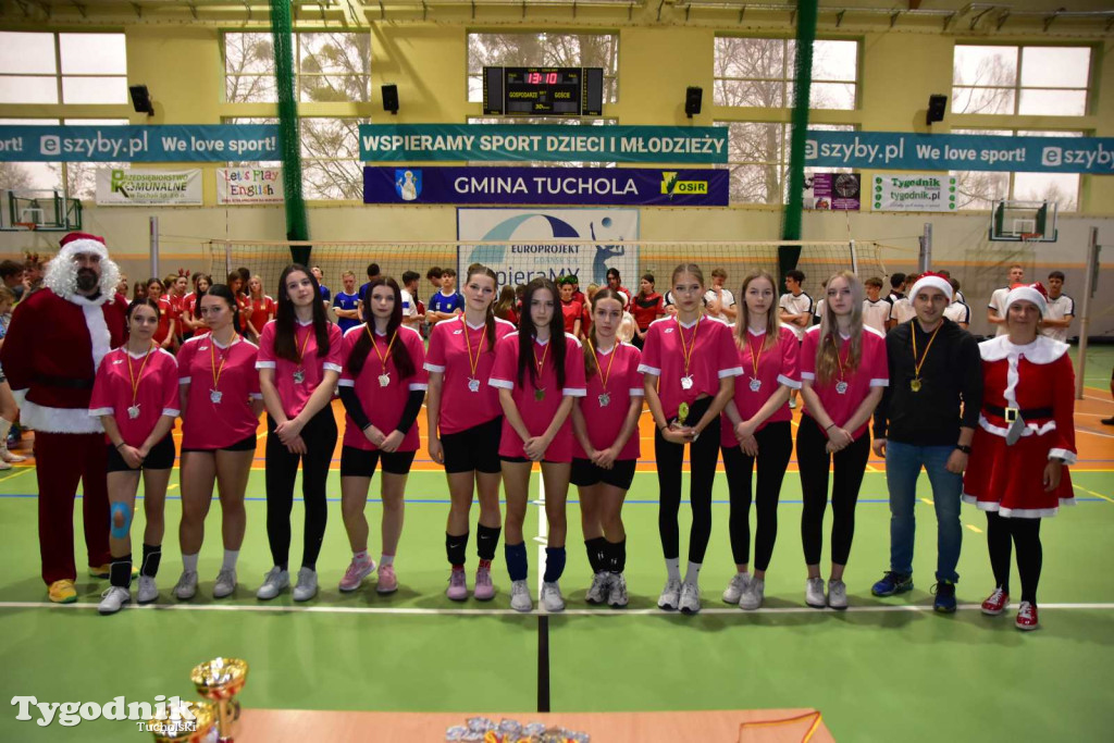 Tuchola: Mikołajkowy Turniej Piłki Siatkowej