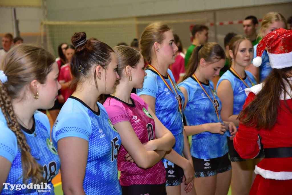 Tuchola: Mikołajkowy Turniej Piłki Siatkowej